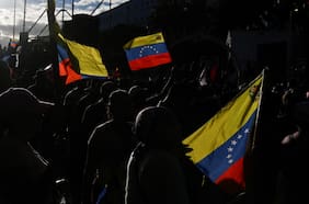 Tribunal de EE.UU. bloquea temporalmente la eliminación del estatus de protección para venezolanos