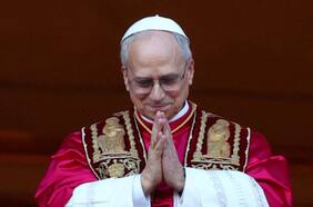 Papa León XIV actualiza su documento de identidad como ciudadano peruano en el Vaticano