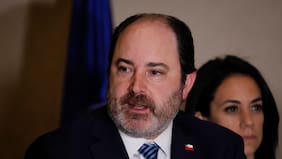 “Qué desastre, hueón”: Micrófono abierto capta exabrupto del ministro Rau durante votación de proyecto de sala cuna en el Senado