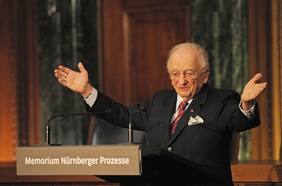 A los 103 años fallece Ben Ferencz, último fiscal superviviente de juicios de Núremberg