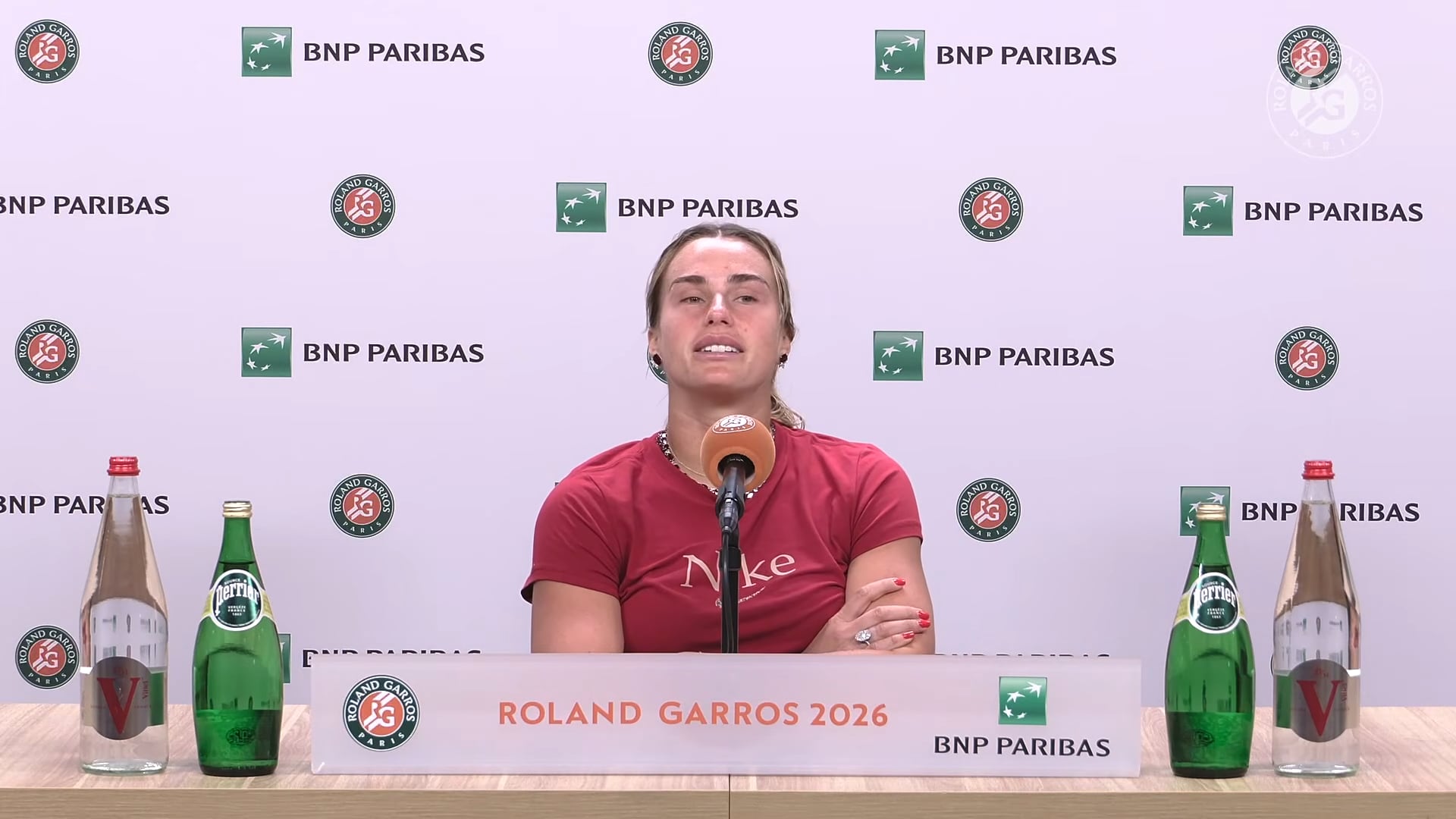 "Quiero dejar el tenis ahora mismo": la frustración de Aryna Sabalenka tras caer de forma increíble en Roland Garros
