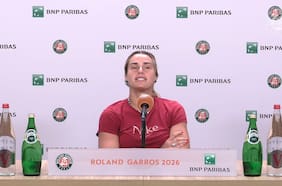 “Quiero dejar el tenis ahora mismo”: la frustración de Aryna Sabalenka tras caer de forma increíble en Roland Garros