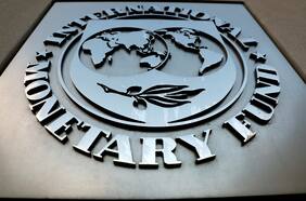 Reporte del FMI sobre Chile afirma que el sistema financiero manejó con acierto las crisis social y sanitaria y llama a detener los retiros del 10%