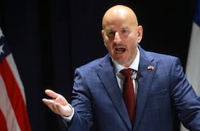 “Este es ‘nuestro’ hemisferio”: embajador de Estados Unidos responde al Presidente Boric por arremetida contra Trump