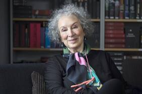 Margaret Atwood: “Me fascina el término capitalismo tardío. ¿Cómo sabemos que es tardío? ¿Y qué viene después?”
