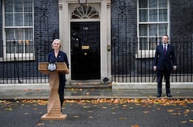 Renuncia la premier británica Liz Truss tras 44 días en el cargo