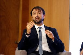 “Lo peor en política es no tener convicciones”: Sharp arremete contra el gobierno por no defender el proyecto del cable submarino chino