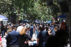 Encuesta CEP: las más pesimistas con la situación económica del país son mujeres y personas entre 45 y 59 años