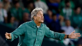 Atentos los chilenos: los posibles rivales del Betis y Midtjylland en la Europa League