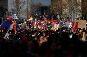 Las imágenes que marcaron la Marcha del Orgullo 2022 en Santiago