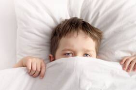 ¿Cómo se relacionan el TDAH y los problemas para dormir en niños?