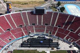 Muertes en el escenario: los accidentes que retratan la dura precariedad del sector técnico en los shows en Chile