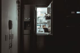 Lo estás haciendo mal: nueve errores comunes al usar el refrigerador (y que afectan tu comida)