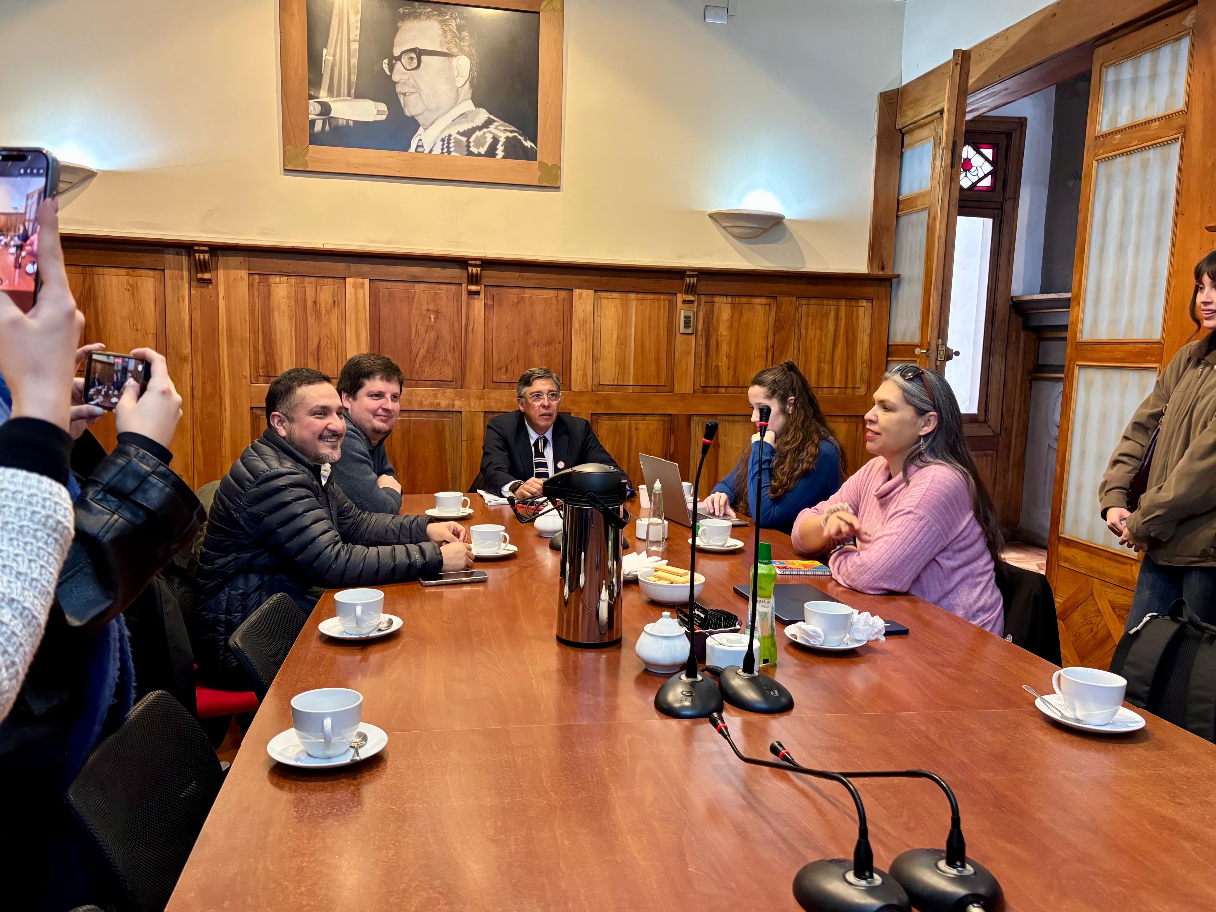 Oposición eleva el tono contra Kast por alcances de su visita a Estados Unidos: “Avergüenza a todos los chilenos”