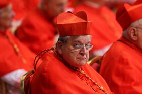 Cinco cardenales conservadores desafían al Papa a ratificar la doctrina sobre homosexuales y mujeres