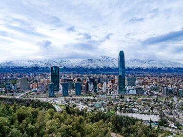 Barómetro Unab: “La economía chilena está avanzando hacia una recuperación más transversal”