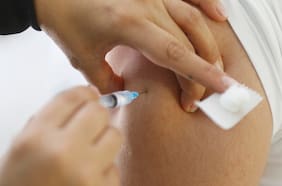 Para niños, embarazadas y tercera edad: Revisa el calendario de vacunación del Minsal