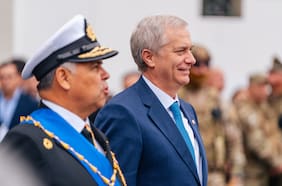 Kast llama a líderes políticos a “recuperar el amor por Chile” durante conmemoración de las Glorias Navales