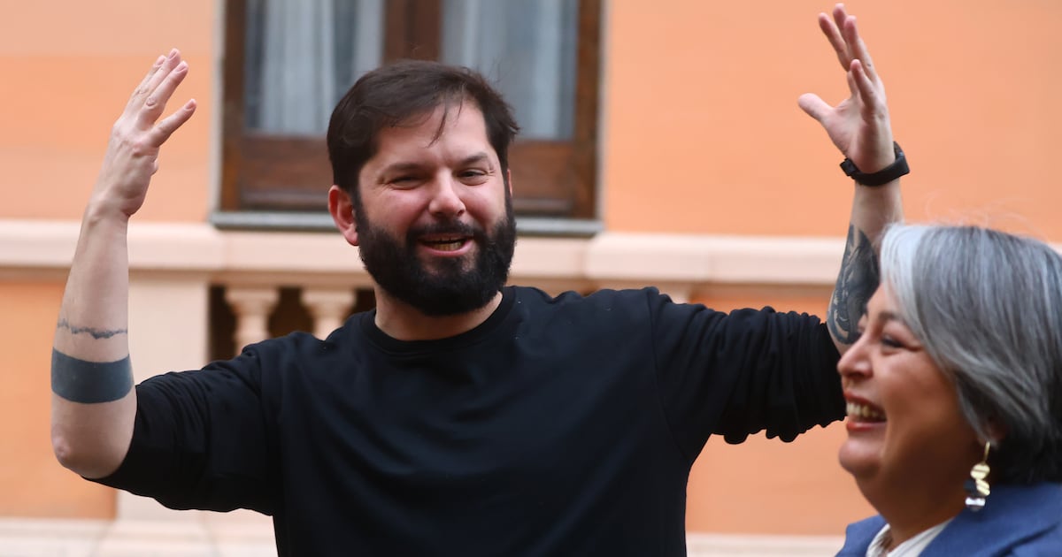 Pese a los llamados del comando de Jara, Boric vuelve a deslizar críticas a Kast