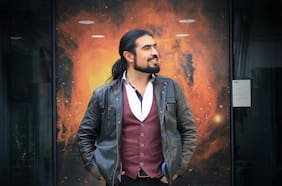 De manuscritos perdidos a antipartículas que retroceden en el tiempo: Fernando Izaurieta, el físico que explora el lado oscuro de la ciencia