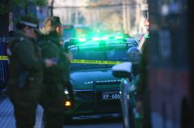 Cerca de 200 personas atacan comisaría de Huechuraba