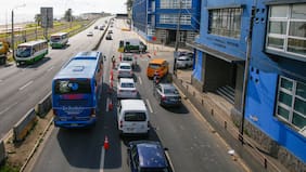 Habilitan una pista de la avenida España en Viña del Mar tras desprendimiento: Serviu retiró más de 20 toneladas de material