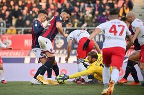 El Bologna de Gary Medel pierde con el Monza