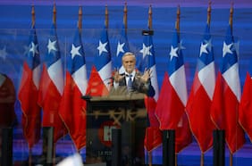 No fue recomendación de Carabineros: el podio antibalas de Kast que inquietó en la interna y desató críticas en Chile Vamos