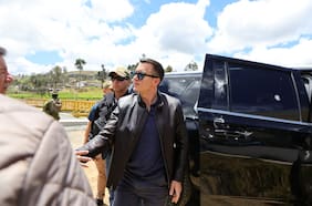 Protestas en Ecuador: atacan caravana del presidente Daniel Noboa tras fin de subsidio al diésel