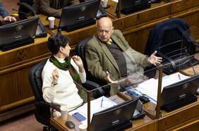 Senado despacha reforma de elección en dos días a pesar de repentina rebelión oficialista