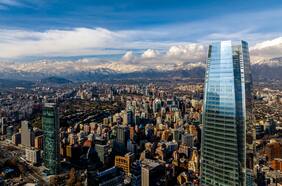 Barómetro Unab: economía chilena resiente la mayor incertidumbre externa en marzo, pero aún sigue “bien y mejorando”