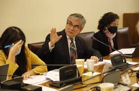 Crecimiento promedio de la economía en el gobierno de Boric será de 1,95% según última revisión de Hacienda