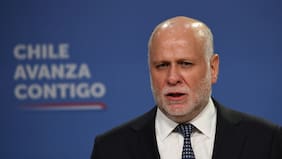 “Parece que le duró poco el traje de estadista”: Elizalde responde a críticas de Kast hacia el gobierno en evento de Icare