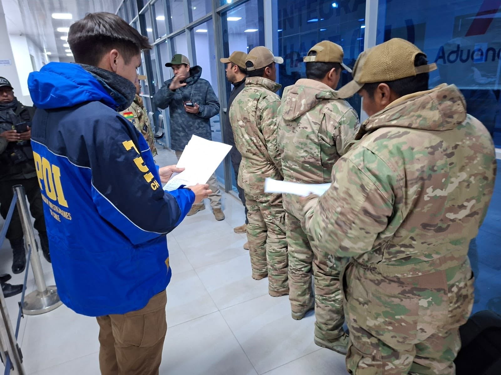 Devuelven a Bolivia a los cinco militares detenidos en la frontera de Colchane: les abrirán sumario informativo militar