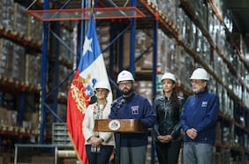 Presidente Boric recibe segundo cargamento de Nirsevimab, el medicamento inyectable que protege a lactantes contra el sincicial