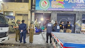 Hombre de 54 años fallece tras recibir múltiples disparos en la Vega Central: fue atacado al interior de local