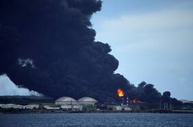 Incendio en puerto petrolero de Cuba deja un fallecido y 121 heridos: siniestro se originó por la caída de un rayo