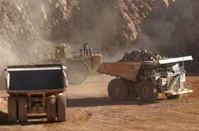 Cobre alcanza récord de casi 10 años y aporte al fisco podría subir 80% si promedia en torno a US$4 la libra