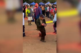 ¡Quiero esa energía!: Adulto mayor deslumbra “dándolo todo” en la Fiesta de la Vendimia en Villa Alemana