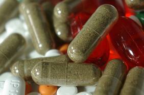 Las opciones de tratamiento de Covid siguen siendo difíciles de alcanzar, a pesar de los meses de esfuerzo y el aumento de los casos delta