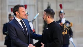 Macron y Zelensky anuncian acuerdo que incluye la compra de Ucrania a Francia de 100 aviones Rafale