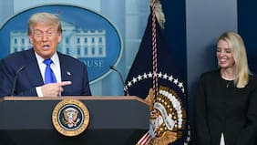 Luz verde del Congreso para publicar archivos del caso Epstein pone a prueba capital político de Trump