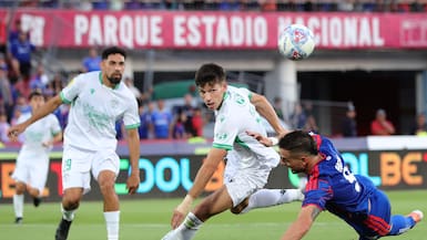 Con graves incidentes en el Estadio Nacional: la U y Audax Italiano empatan en el triste inicio de la Liga de Primera