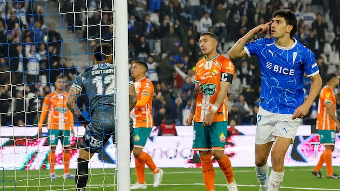 El clasificado es Ñublense: la UC golea a Cobresal, pero no le alcanza y queda fuera de la Copa de la Liga