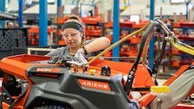 Mercado laboral de EE.UU. da señales de fortaleza y crea muchos más empleos de los esperados en mayo