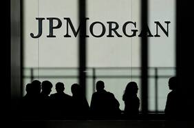 JPMorgan multado con casi US$350 millones por informes comerciales inadecuados