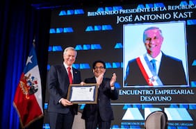 Kast cierra su gira más extensa como presidente en ejercicio con un llamado a empresarios uruguayos a invertir en Chile