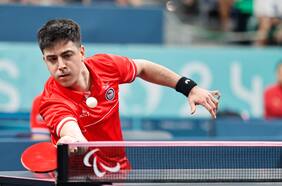 Manuel Echaveguren asegura diploma paralímpico en el para tenis de mesa
