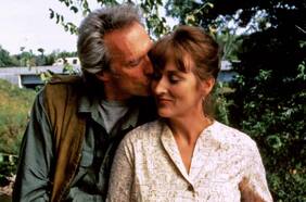 Eastwood y sus 50 años como director: cines chilenos reestrenarán Los Puentes de Madison