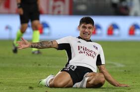 Oroz, en la ruta de los grandes de Colo Colo: el delantero es quien demoró menos en marcar en su debut